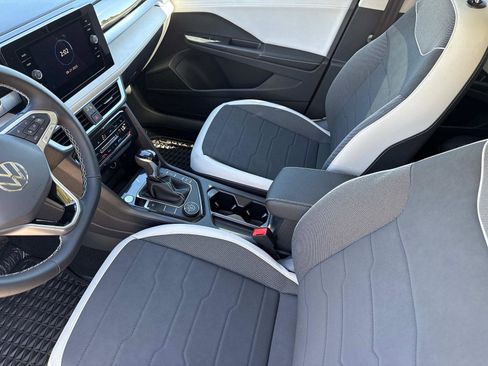 Used 2025 Volkswagen Taos SEL image 22