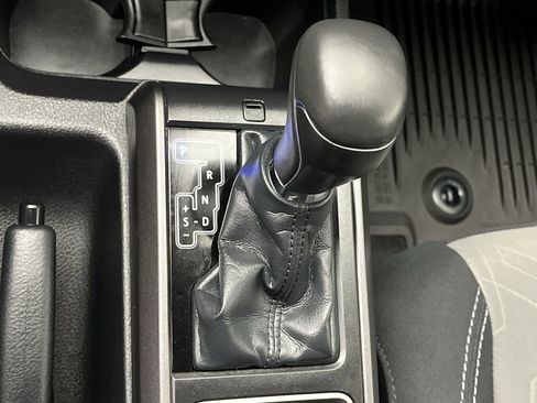 Used 2021 Toyota Tacoma TRD Sport w/ Technology Package image 21