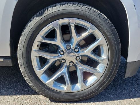 Used 2020 GMC Yukon Denali w/ Denali Premium Package image 17