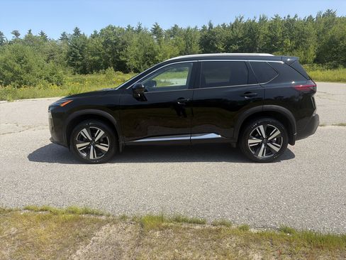 Certified 2023 Nissan Rogue SL w/ SL Premium Package AWD/4WD image 11