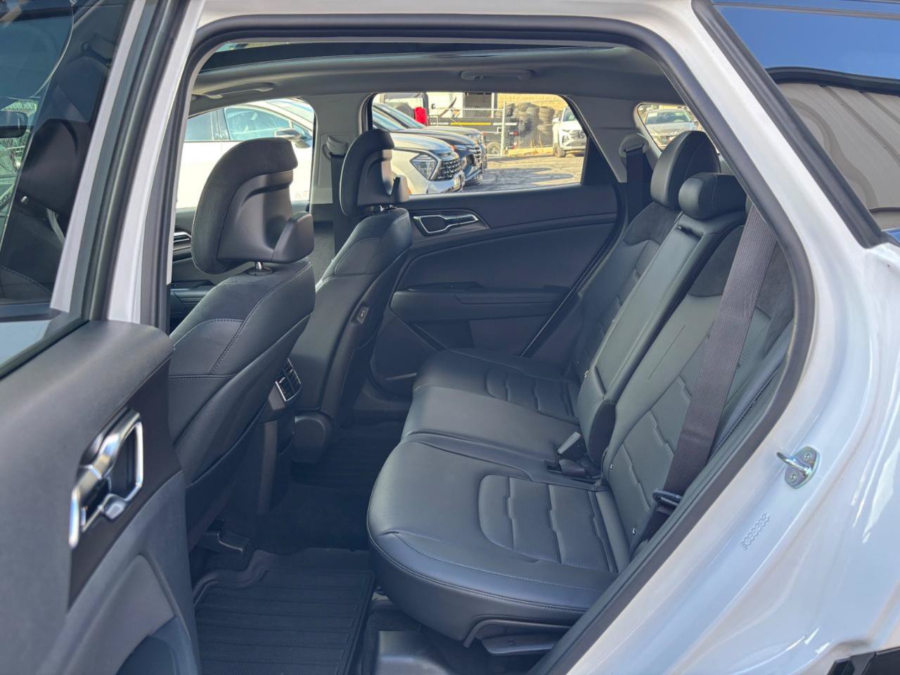 Used 2026 Kia Sportage SX AWD/4WD image 18