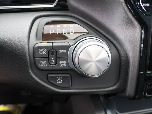 New 2026 RAM 1500 Laramie AWD/4WD image 25