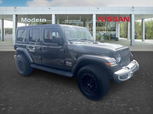Used 2021 Jeep Wrangler Unlimited Sahara AWD/4WD image 30