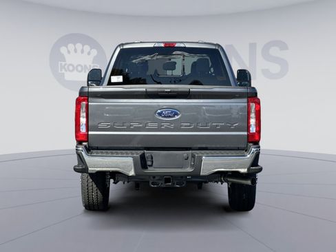 New 2026 Ford F250 XLT w/ FX4 Off-Road Package image 5