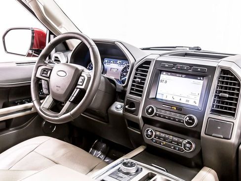 Used 2019 Ford Expedition XLT w/ Equipment Group 202A RWD image 20