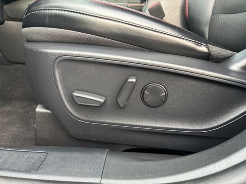 Used 2025 Ford Escape ST-Line Select AWD/4WD image 11