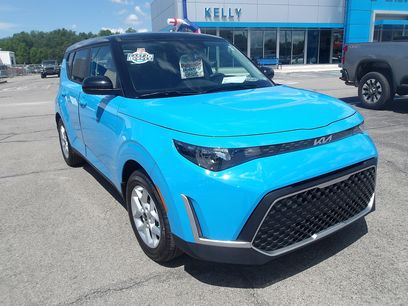 Used 2025 Kia Soul S