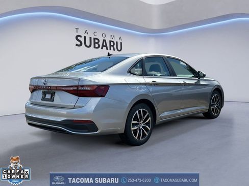 Used 2025 Volkswagen Jetta SE FWD image 5
