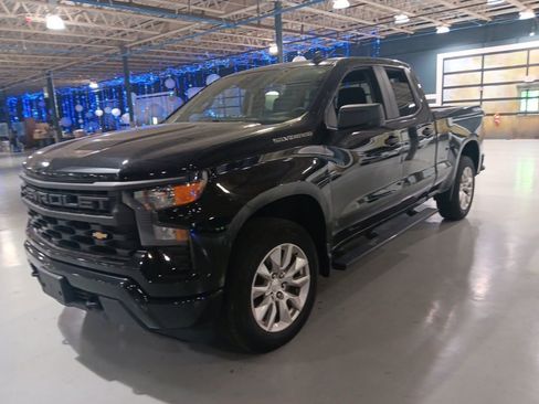 Used 2023 Chevrolet Silverado 1500 Custom AWD/4WD image 1