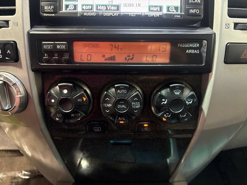 Used 2005 Toyota 4Runner Limited AWD/4WD image 19