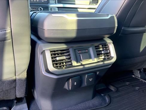 Used 2025 Ford F150 Platinum w/ Equipment Group 702A High AWD/4WD image 36