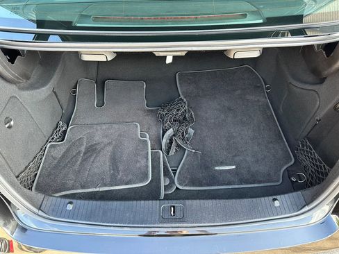 Used 2010 Mercedes-Benz E 550 Sedan w/ Premium 2 Pkg image 19