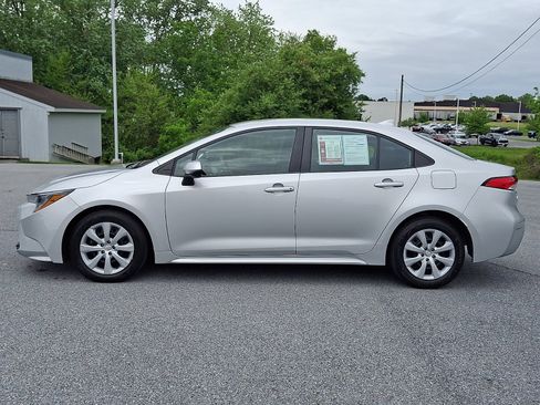 Used 2023 Toyota Corolla LE FWD image 4