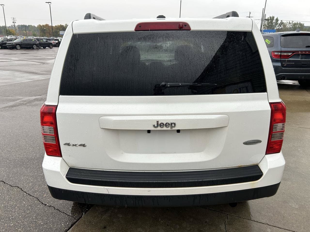 Used 2014 Jeep Patriot Latitude AWD/4WD image 6