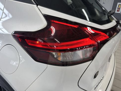 Used 2023 Nissan Kicks SR w/ SR Premium Package FWD image 36