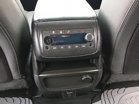 Used 2016 Chevrolet Traverse LT image 19