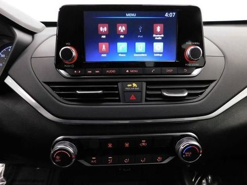 Used 2024 Nissan Altima 2.5 S image 37