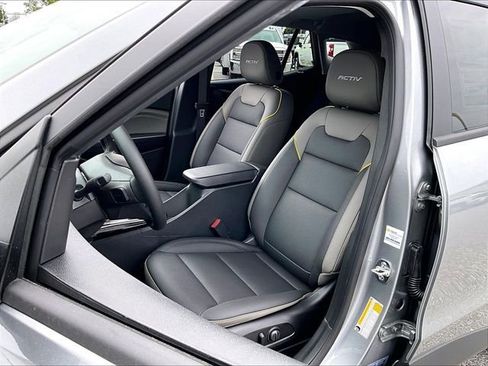 New 2026 Chevrolet Trax ACTIV w/ Sunroof Package FWD image 10