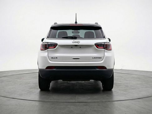 Used 2025 Jeep Compass Limited image 7