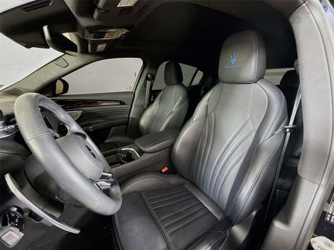 Used 2023 Maserati Grecale Modena image 2