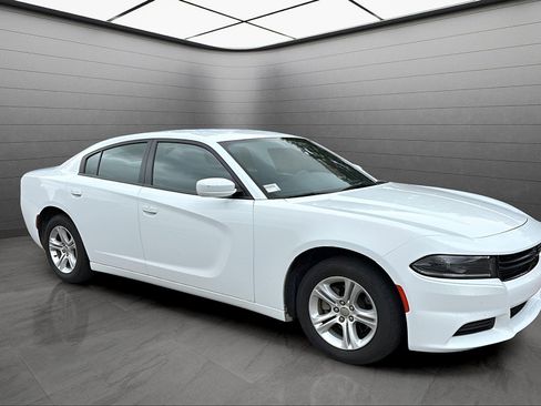 Used 2022 Dodge Charger SXT image 3