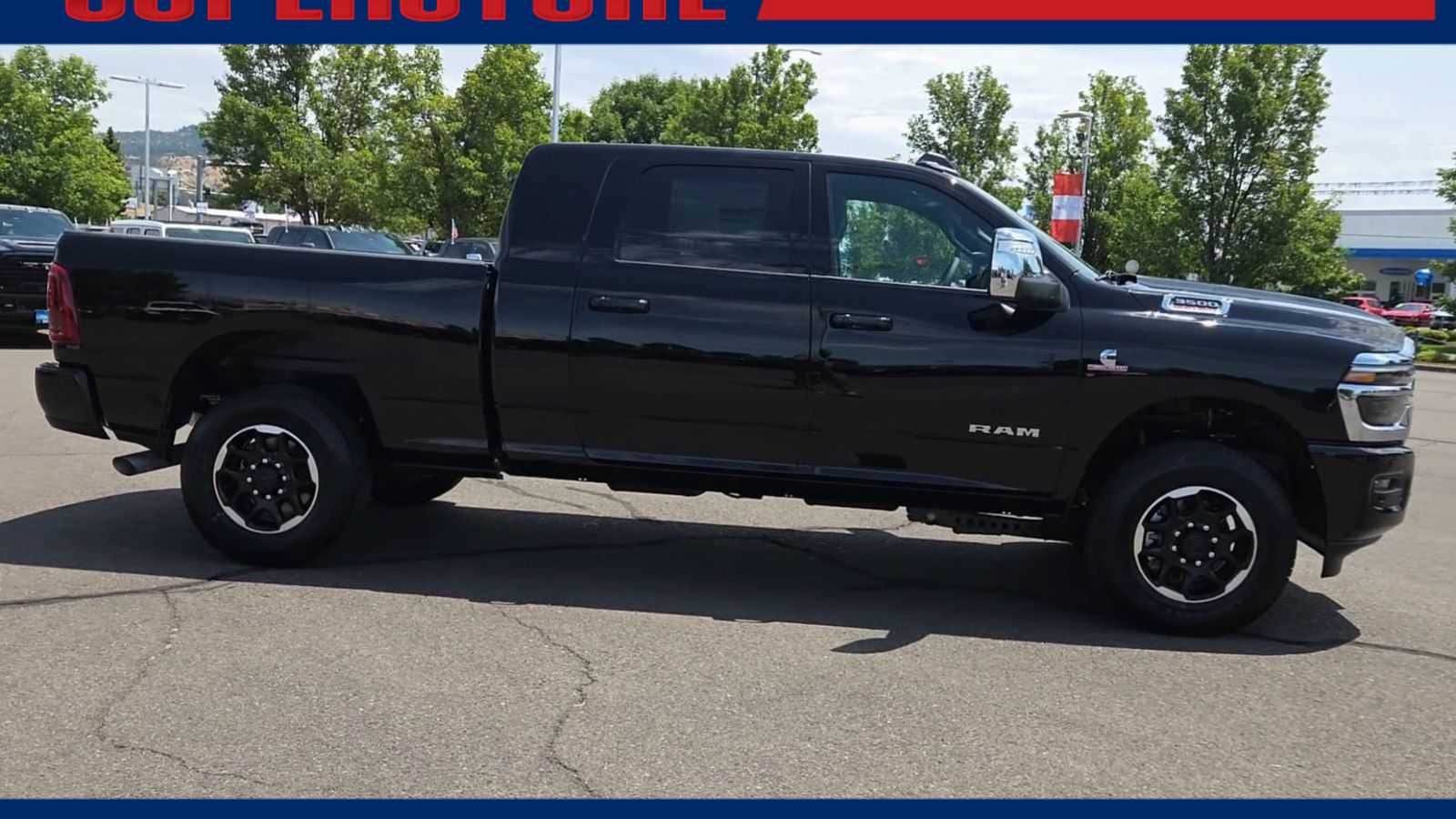 New 2026 RAM 3500 Laramie AWD/4WD image 9