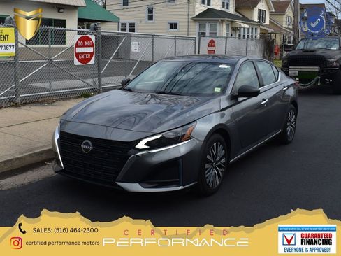 Used 2025 Nissan Altima 2.5 SV image 1