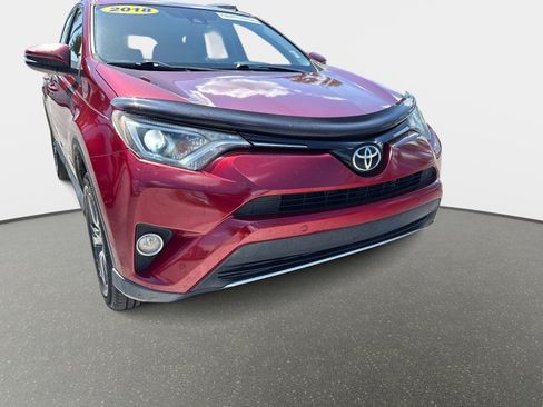 Used 2018 Toyota RAV4 XLE image 7