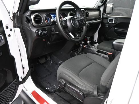Used 2021 Jeep Gladiator Sport AWD/4WD image 2
