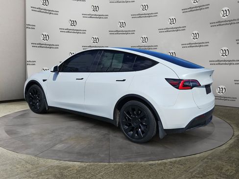 Used 2021 Tesla Model Y Long Range AWD/4WD image 3