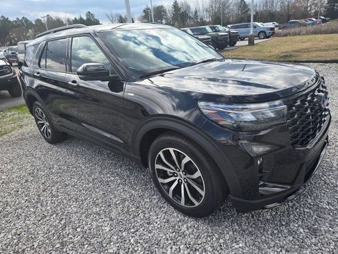 New 2026 Ford Explorer ST-Line RWD image 2