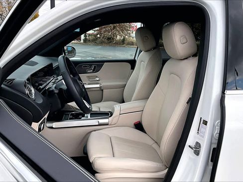 Certified 2025 Mercedes-Benz GLB 250 image 7