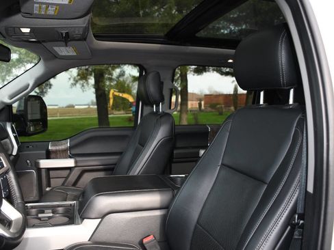 Used 2019 Ford F250 Lariat w/ Lariat Ultimate Package AWD/4WD image 11