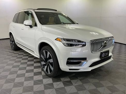 Certified 2024 Volvo XC90 T8 Ultimate w/ Protection Package Premier AWD/4WD image 3