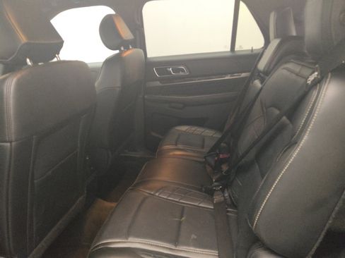 Used 2016 Ford Explorer Platinum AWD/4WD image 18