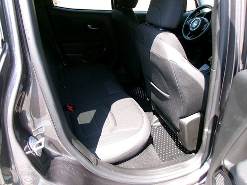 Used 2017 Jeep Renegade Altitude image 10