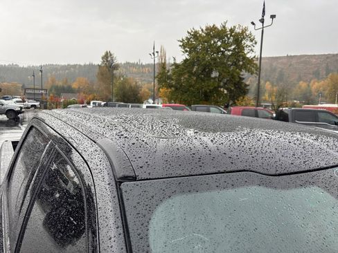 Used 2025 Ford F350 Platinum w/ Tremor Off-Road Package image 29