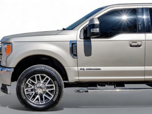 Used 2017 Ford F250 Lariat w/ Lariat Ultimate Package image 10