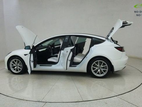 Used 2022 Tesla Model 3 Long Range AWD/4WD image 73