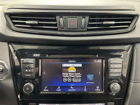 Used 2019 Nissan Rogue SV AWD/4WD image 14