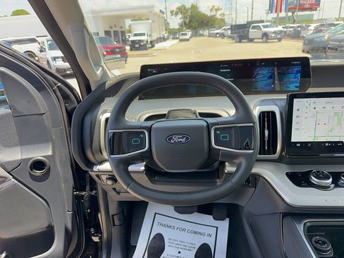 Certified 2025 Ford Expedition Max Active AWD/4WD image 38