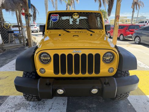 Used 2015 Jeep Wrangler Rubicon w/ Power Convenience Group image 3