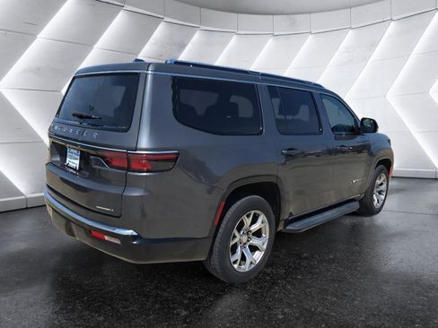 Used 2022 Jeep Wagoneer Series II RWD image 5