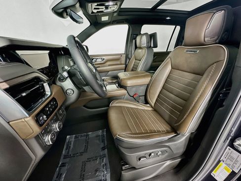 Used 2026 GMC Yukon XL Denali Ultimate w/ LPO, Illumination Package AWD/4WD image 20