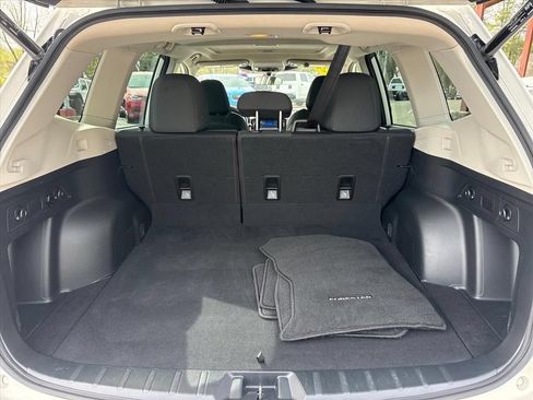 Used 2024 Subaru Forester Premium AWD/4WD image 25