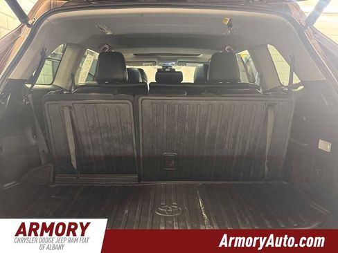 Used 2019 Toyota Highlander XLE image 27