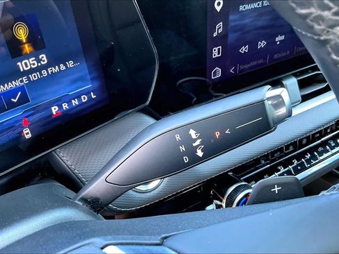 Used 2026 Chevrolet Equinox LT w/ Convenience Package II FWD image 16