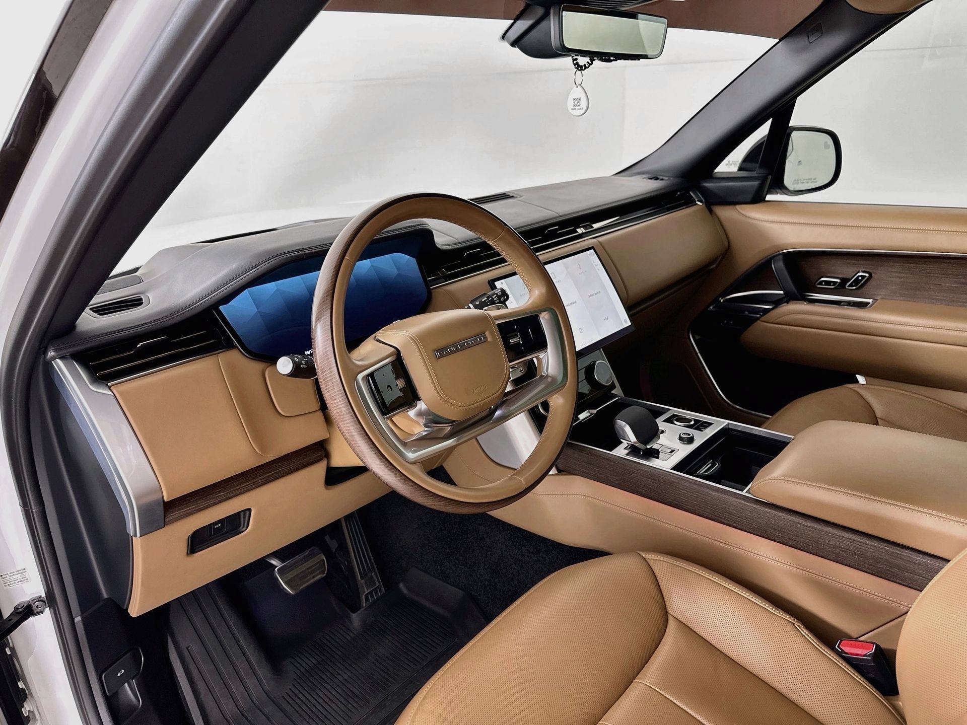 Used 2023 Land Rover Range Rover Long Wheelbase Autobiography AWD/4WD image 10