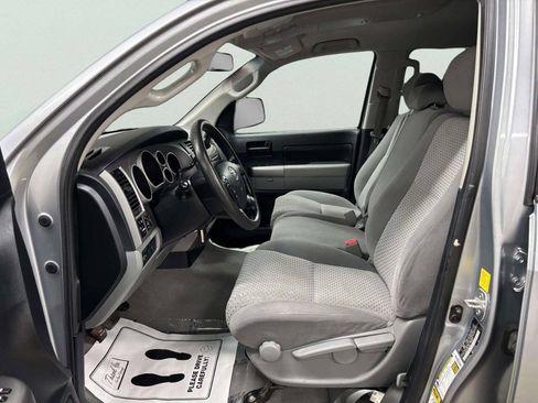 Used 2011 Toyota Tundra 4x4 CrewMax w/ Tow Pkg image 13