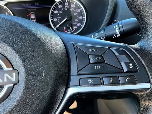 Used 2024 Nissan Sentra SV FWD image 12